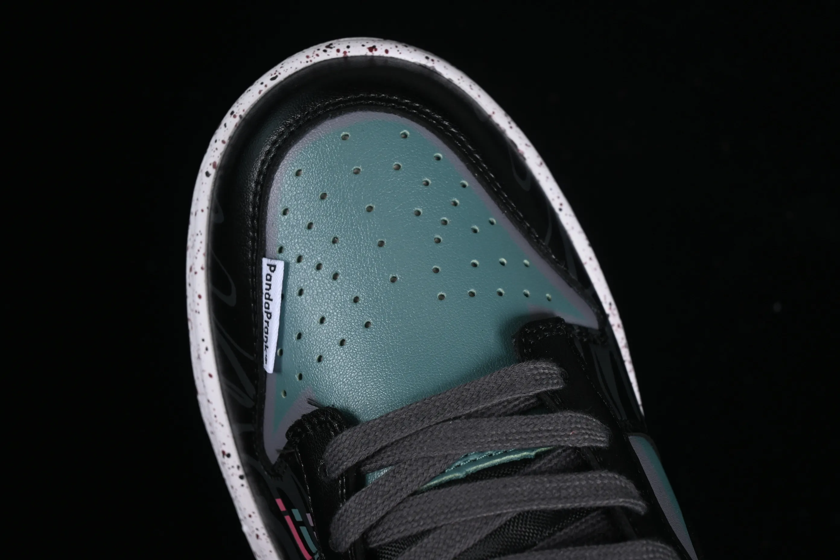 All Categories Nk SB Dunk Series Nk SB Dunk Low Low-top Sneakers Nk Dunk Low Panda Prank Space Exploration-Planet Across Black and Purple SB Strappy Low-top Casual Sneakers DV0831-002
